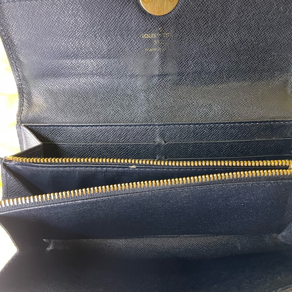 Authentic LV wallet - Picture 4 of 7